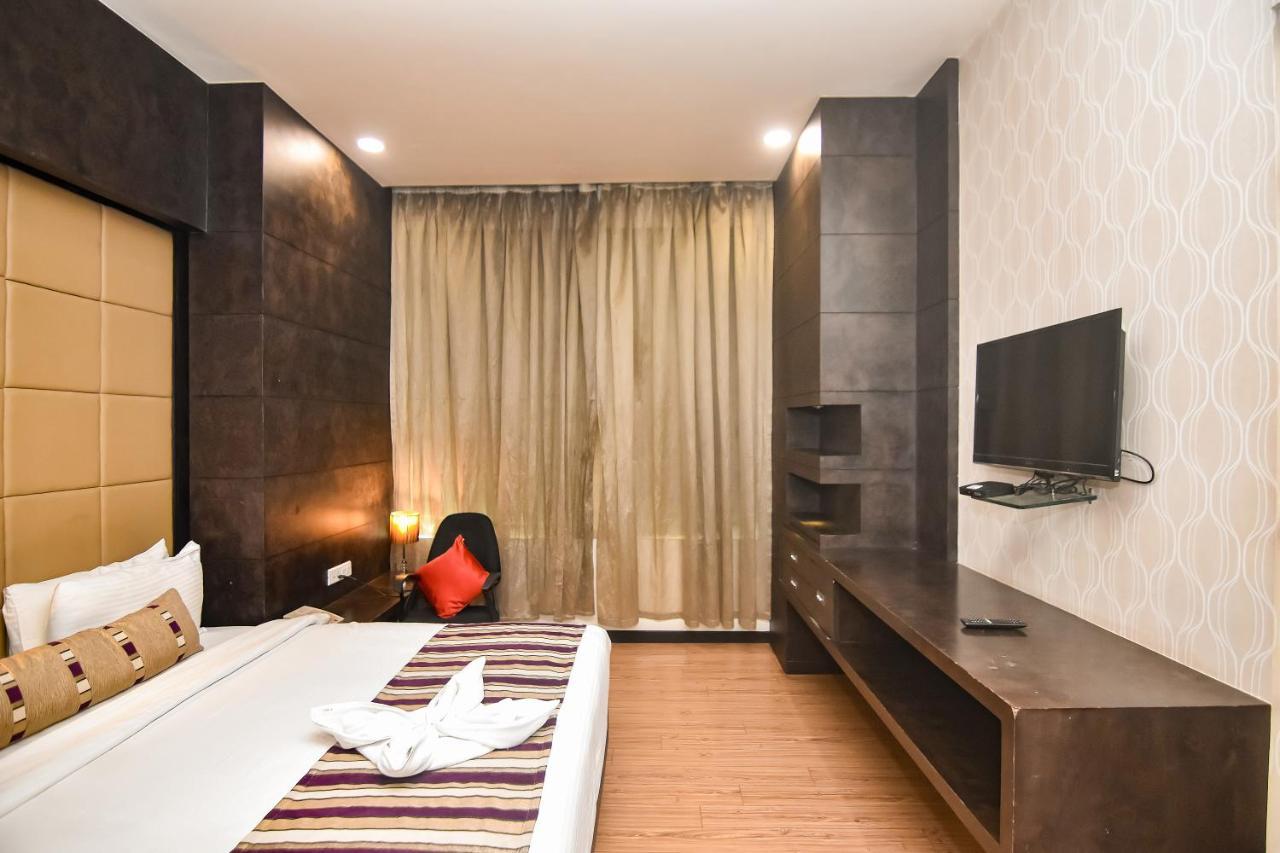 Regenta Central Grand Exotica Pimpri-Chinchwad Екстериор снимка