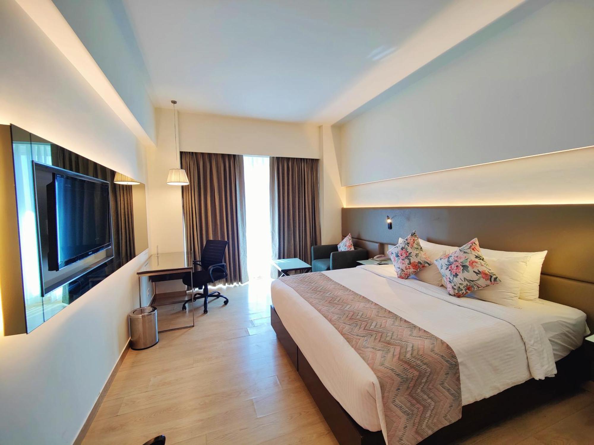 Regenta Central Grand Exotica Pimpri-Chinchwad Екстериор снимка