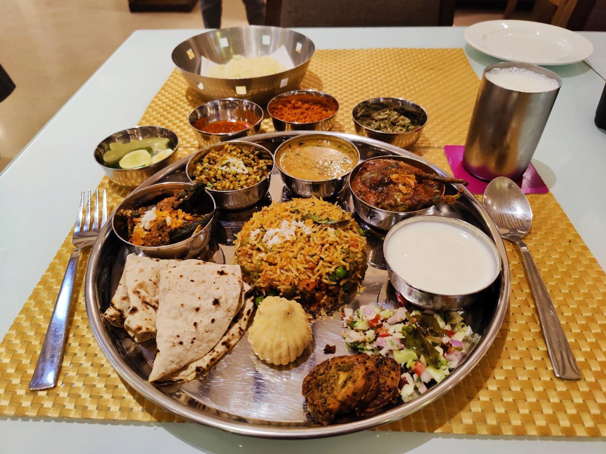 Regenta Central Grand Exotica Pimpri-Chinchwad Екстериор снимка