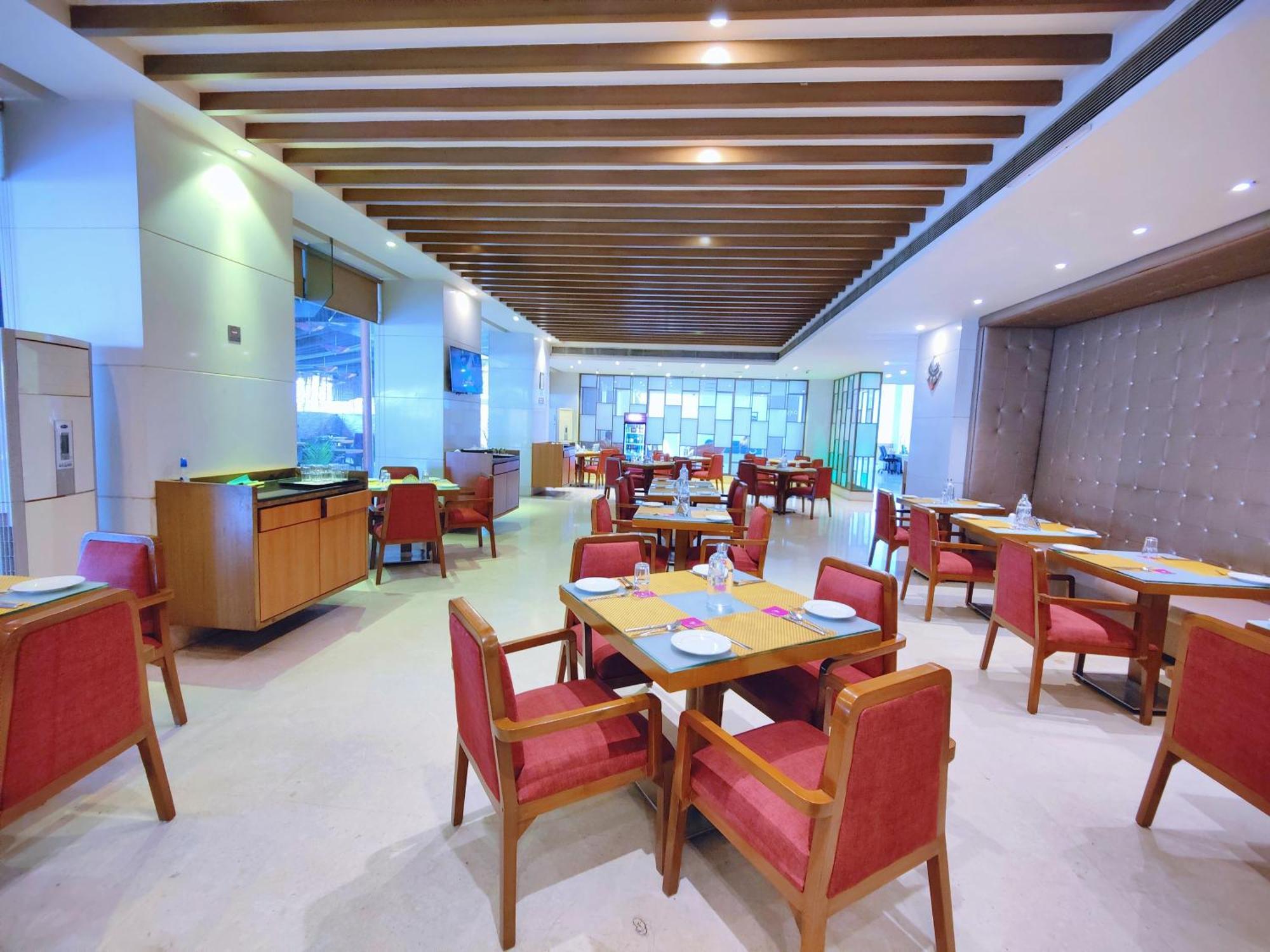 Regenta Central Grand Exotica Pimpri-Chinchwad Екстериор снимка