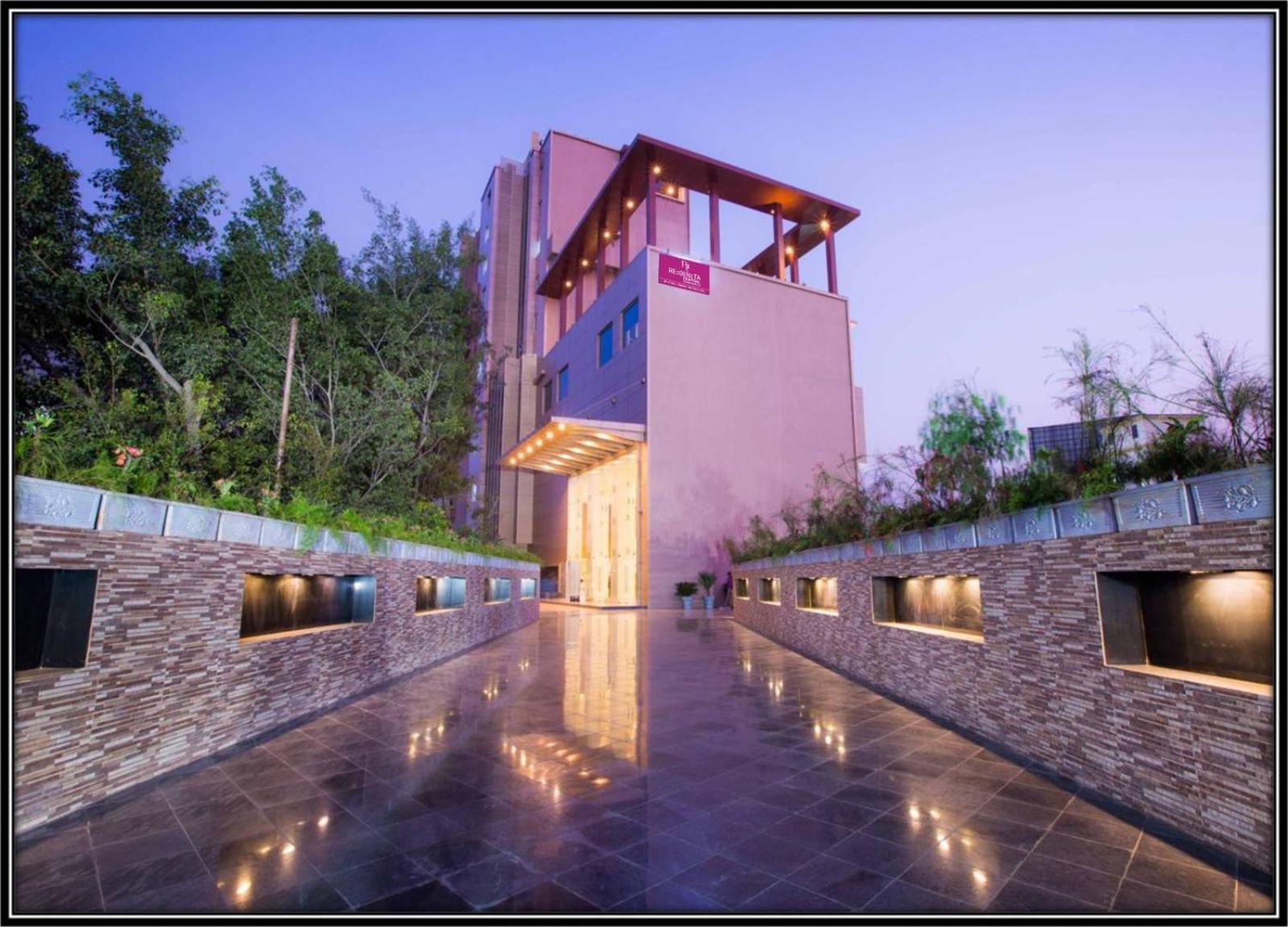 Regenta Central Grand Exotica Pimpri-Chinchwad Екстериор снимка