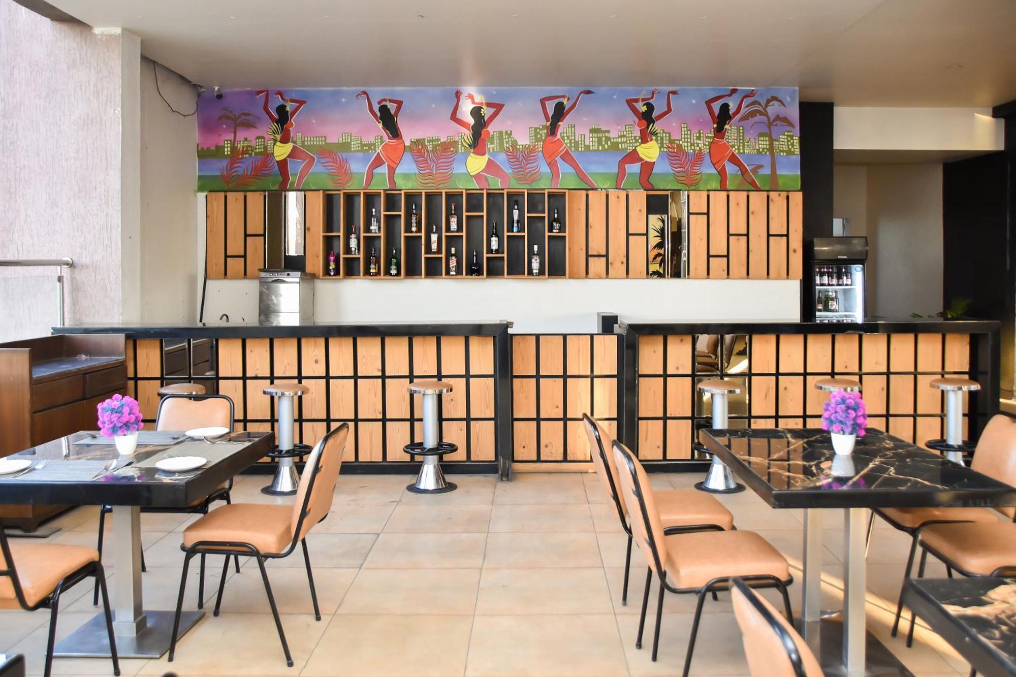 Regenta Central Grand Exotica Pimpri-Chinchwad Екстериор снимка
