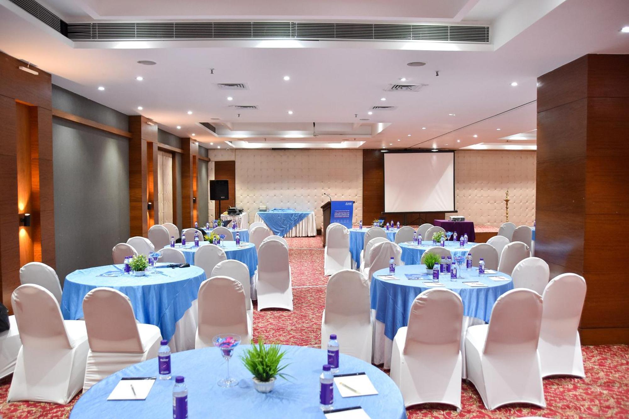 Regenta Central Grand Exotica Pimpri-Chinchwad Екстериор снимка