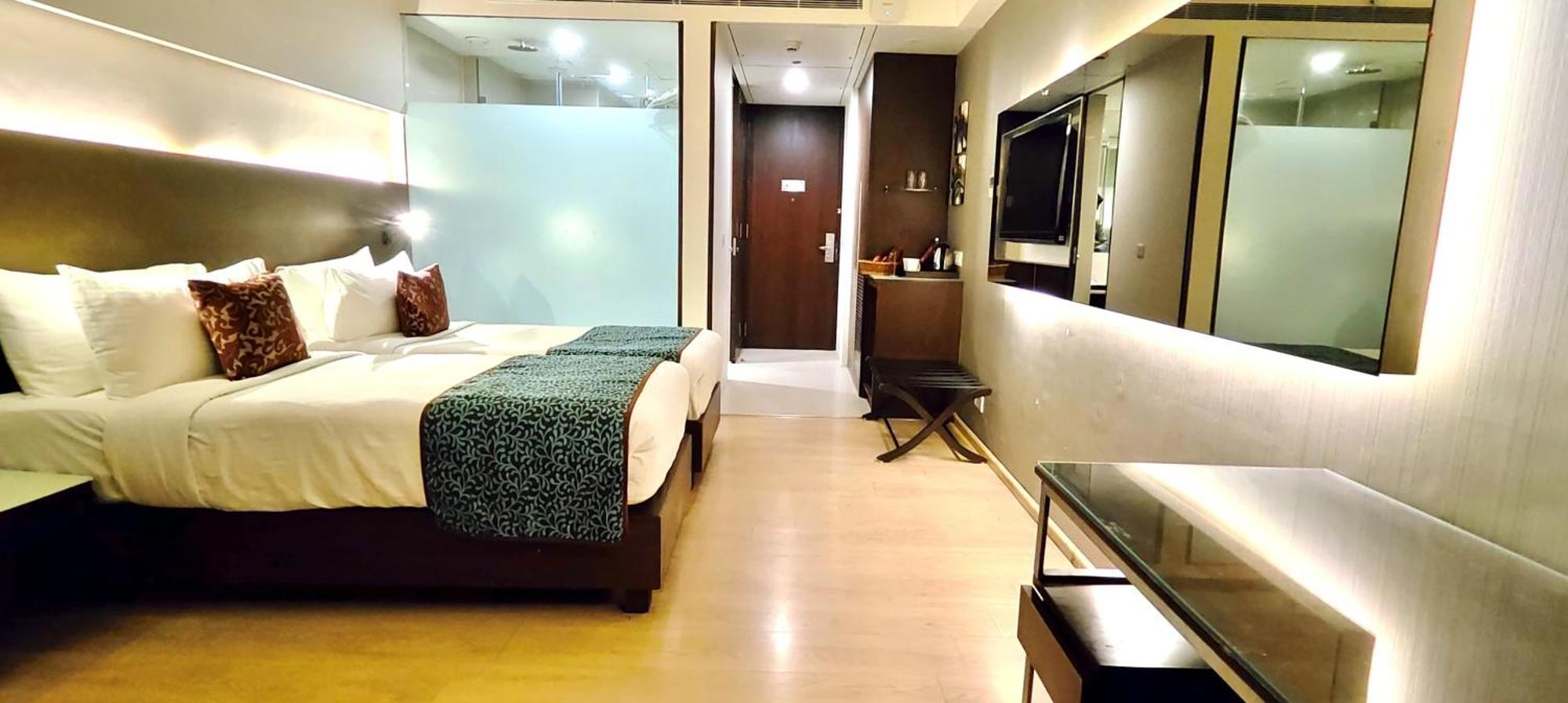 Regenta Central Grand Exotica Pimpri-Chinchwad Екстериор снимка