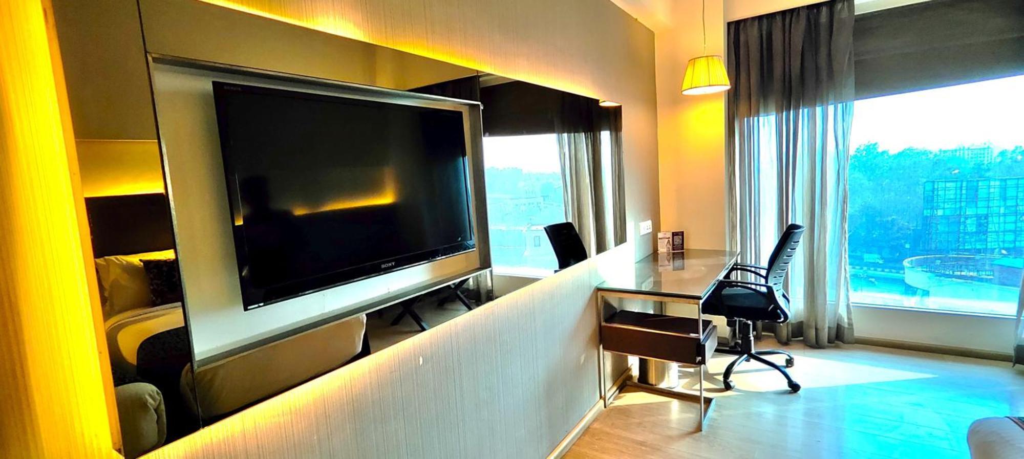 Regenta Central Grand Exotica Pimpri-Chinchwad Екстериор снимка